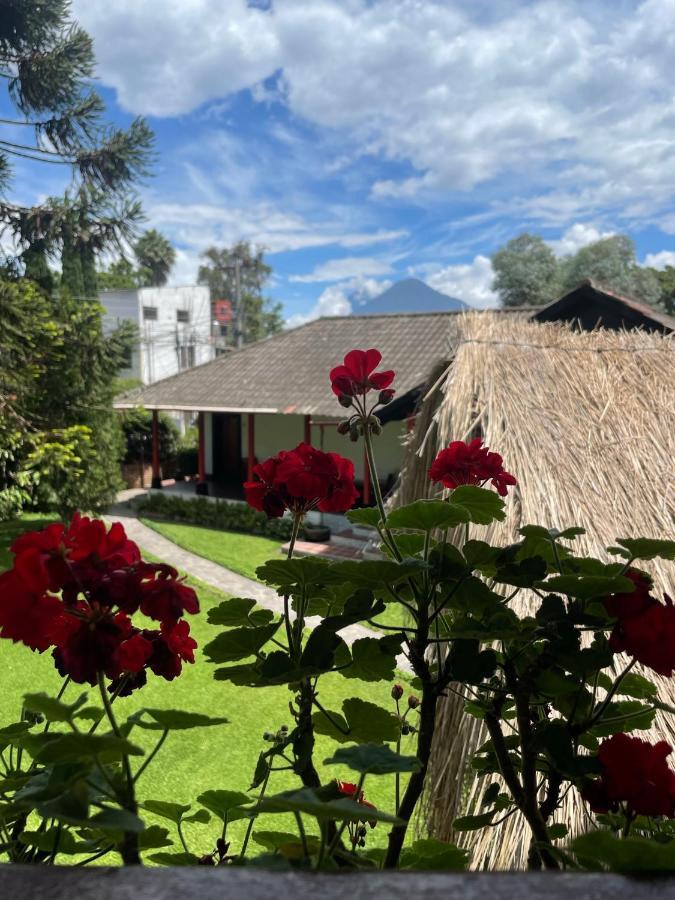 Hotel Rancho Grande Inn Panajachel Kültér fotó